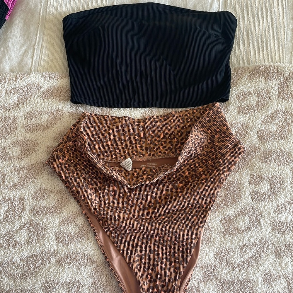 Used once Aerie cheeky bikini bottoms and band top